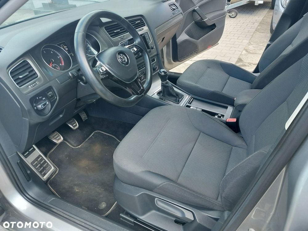 Volkswagen Golf - 11