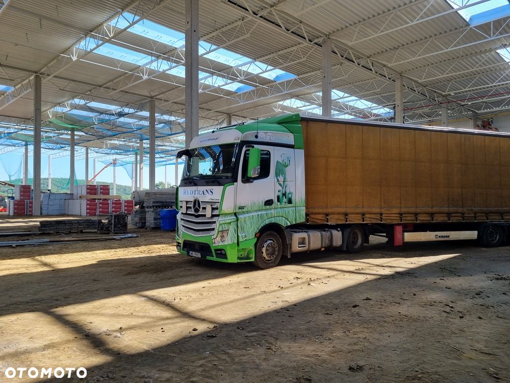Mercedes-Benz Actros - 1