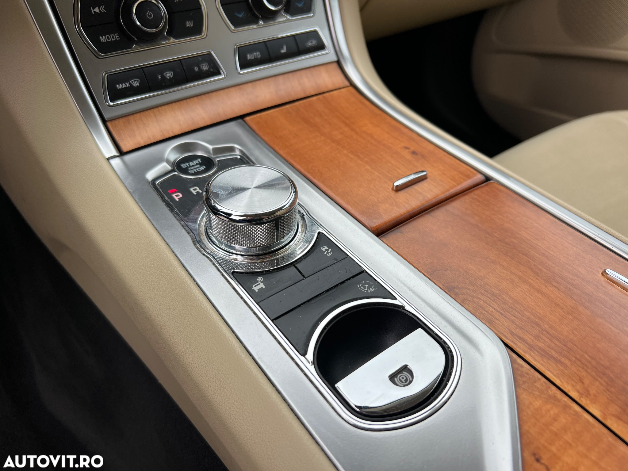 Jaguar XF 2.2D Premium Luxury - 17
