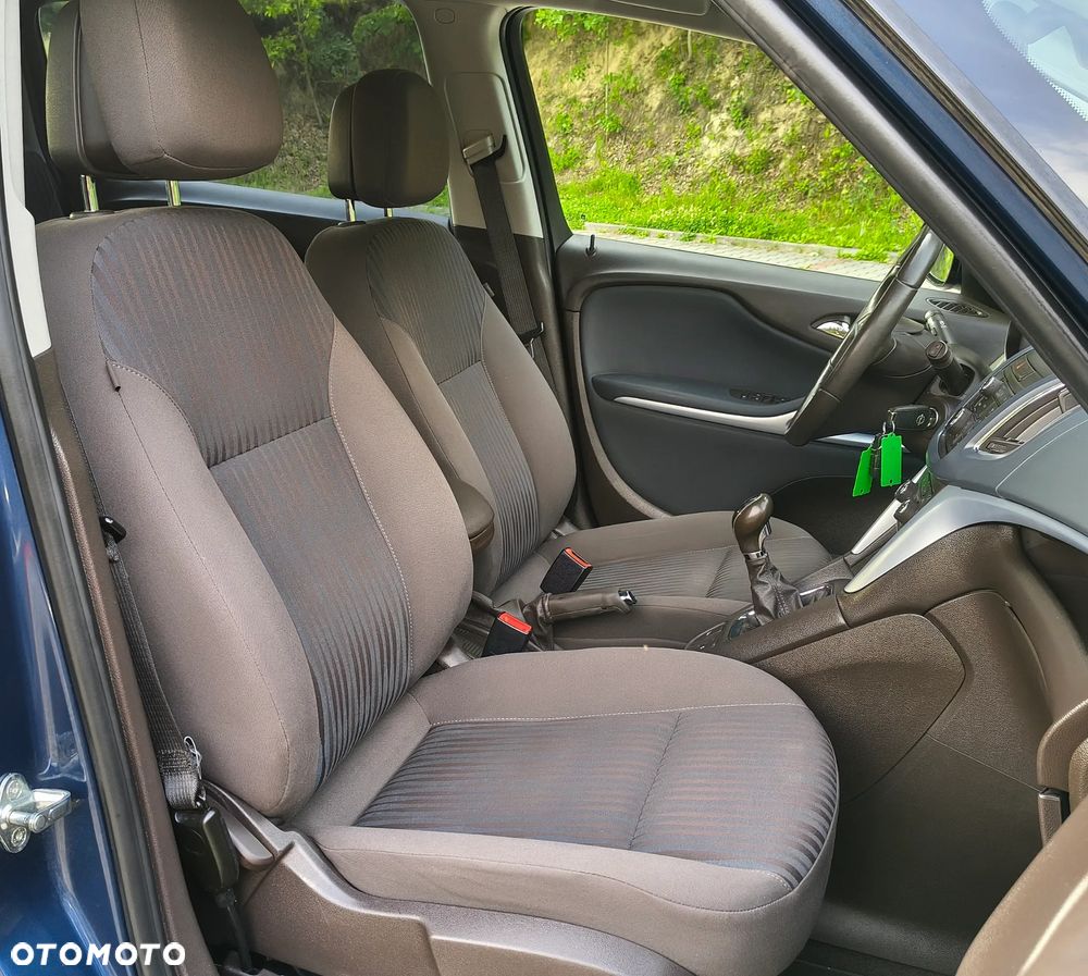 Opel Zafira - 15
