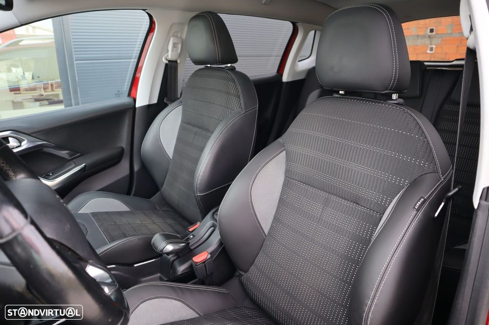 Peugeot 2008 1.6 BlueHDi Allure - 10