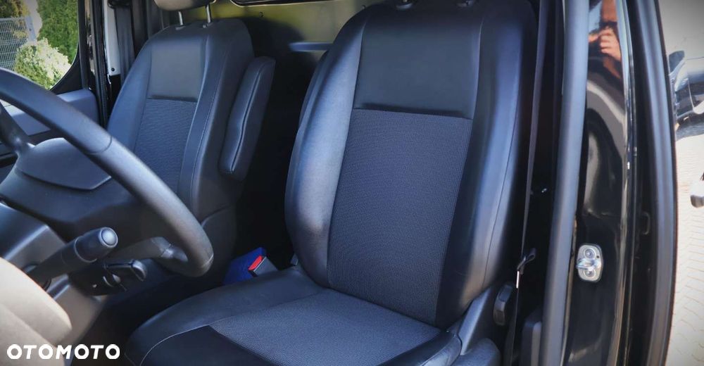 Opel Vivaro - 15