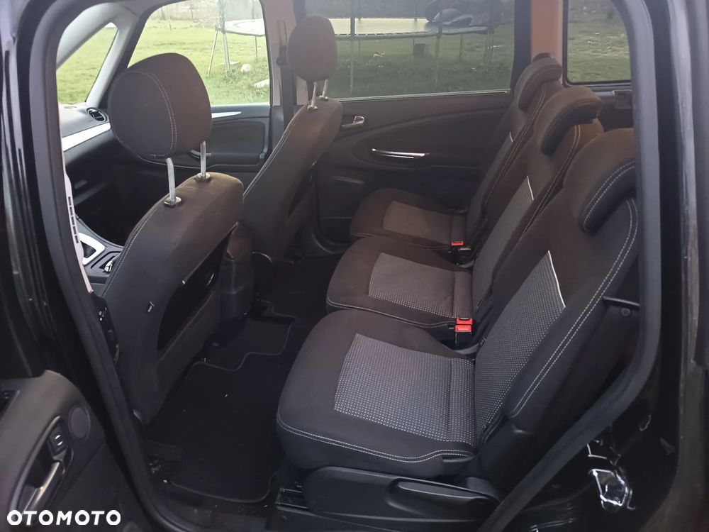 Ford Galaxy - 13