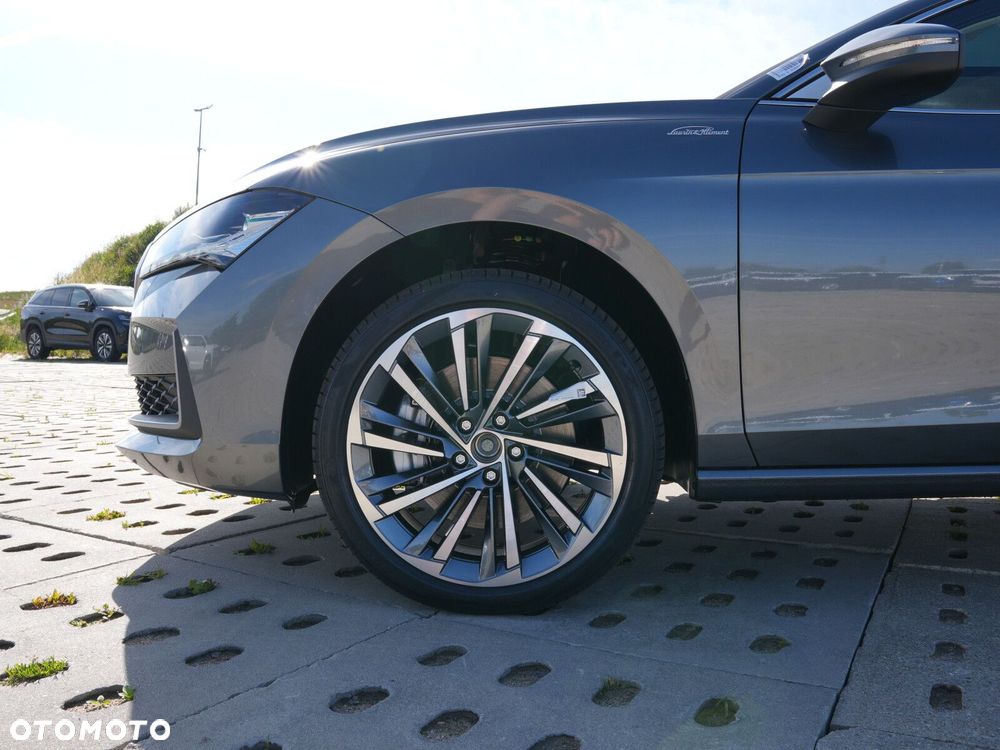 Skoda Superb 2.0 TDI SCR 4x4 L&K DSG - 11