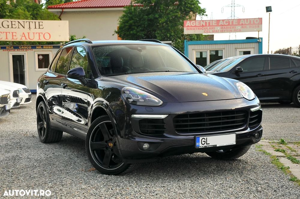 Porsche Cayenne Platinum Edition - 2