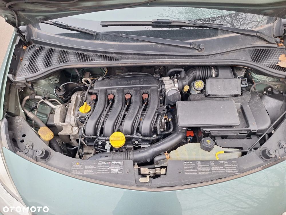 Renault Clio 1.6 16V Dynamique - 10