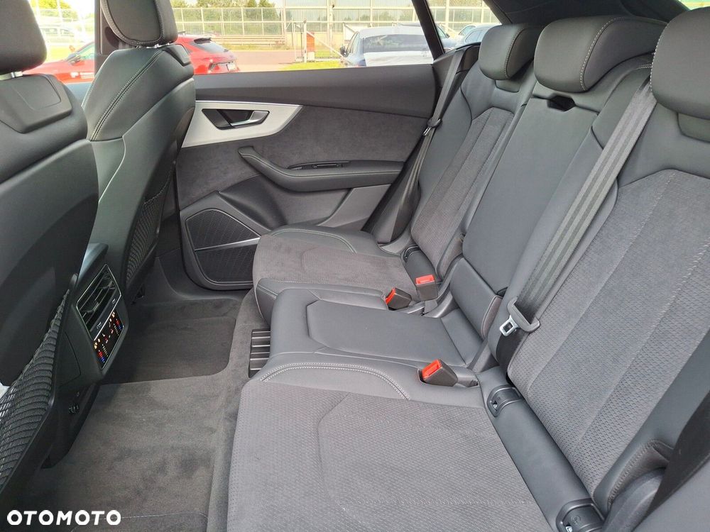 Audi SQ8 - 34