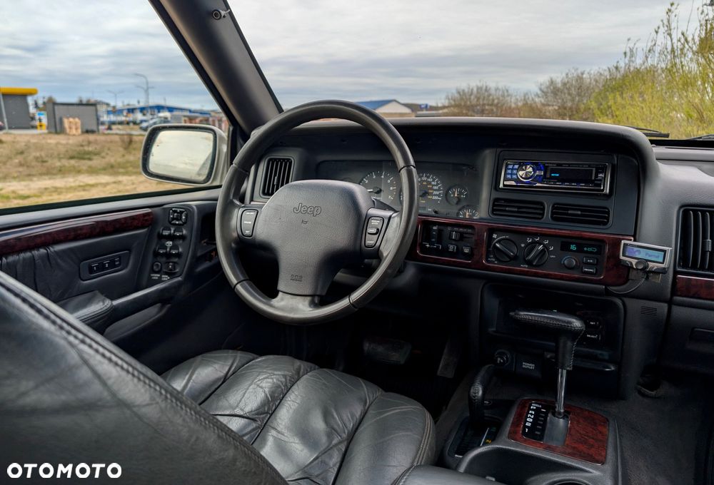 Jeep Grand Cherokee 5.9 Limited - 30