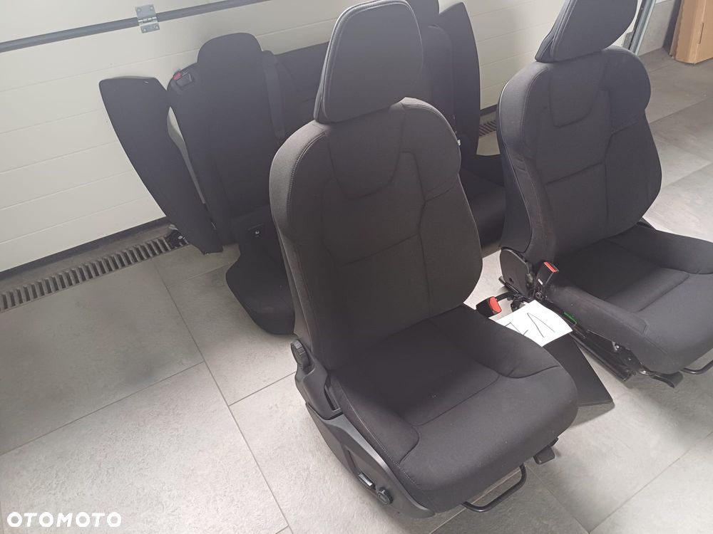 NR 71 Fotele przednie, napinacze, el. lędźwie, podłokietnik Volvo V60 2020 - 2