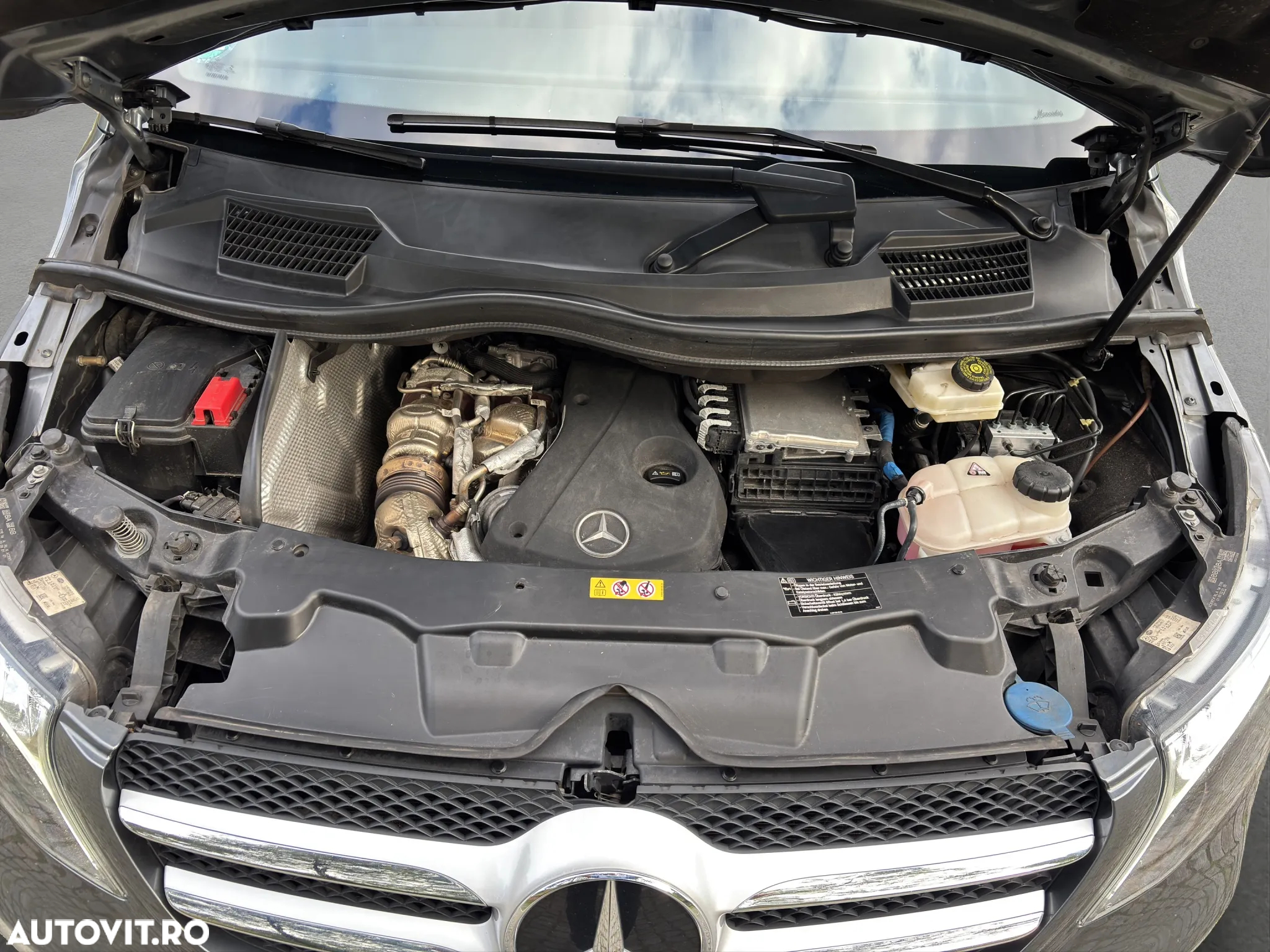 Mercedes-Benz V 300 d lang 4Matic 9G-TRONIC Avantgarde Edition - 22