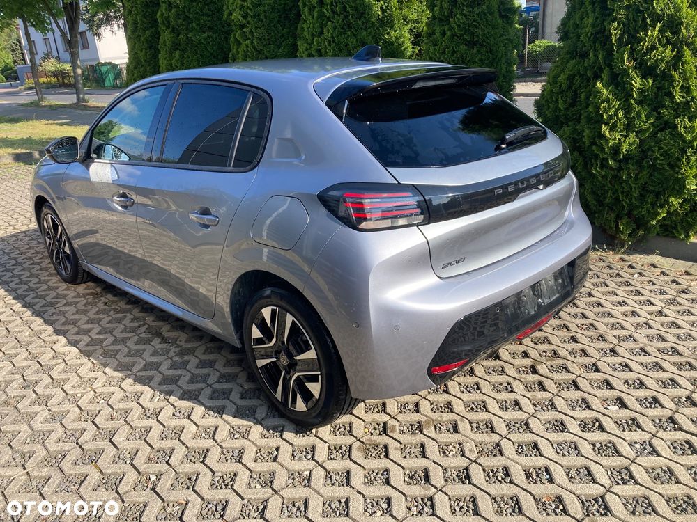 Peugeot 208 - 4