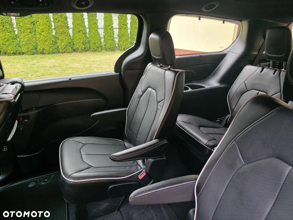 Chrysler Pacifica - 13