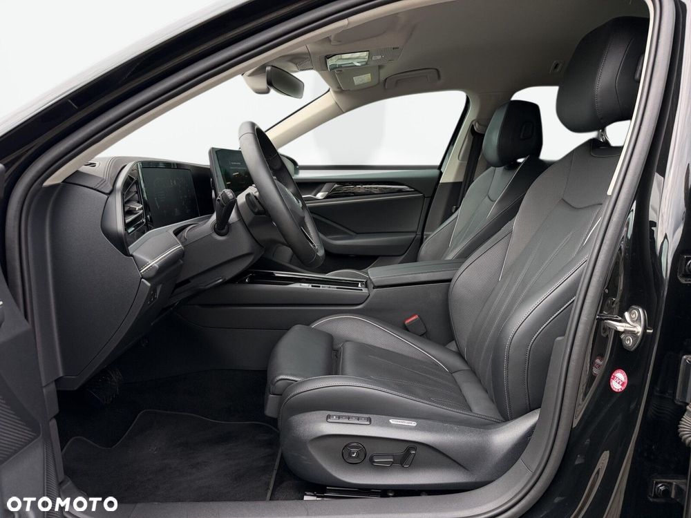 Volkswagen Passat Variant 2.0 TDI EVO Elegance DSG - 11