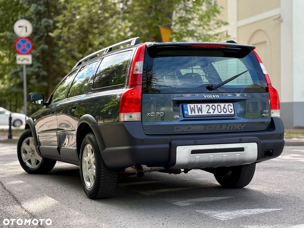 Volvo XC 70 D5 AWD Momentum - 2