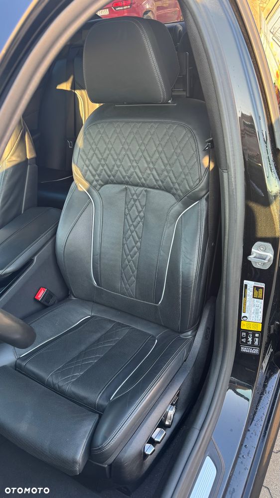 BMW Seria 5 M550i xDrive - 12