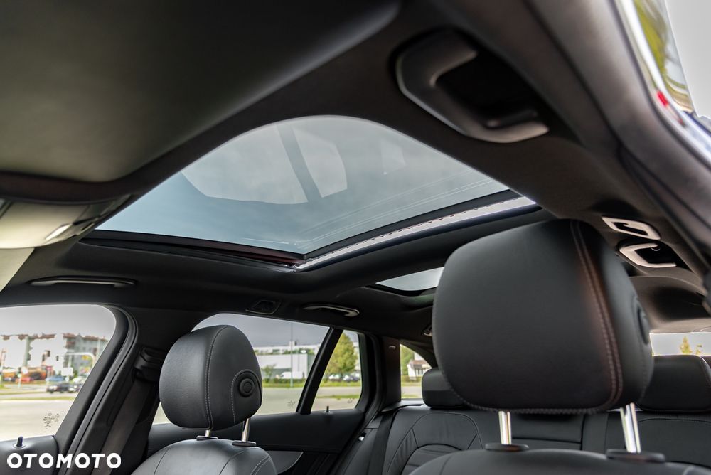 Mercedes-Benz Klasa C 450 AMG 4Matic 7G-TRONIC - 41