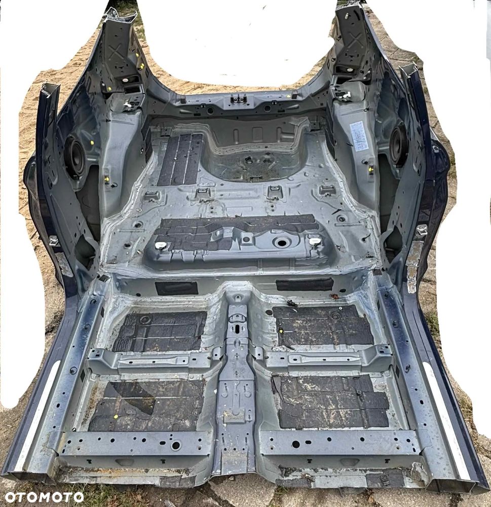 Ford Fiesta Mk8 17r- pas tylny z wanną 3D ćwiartki tył błotniki lewy prawy zderzak maska lampy pas - 1