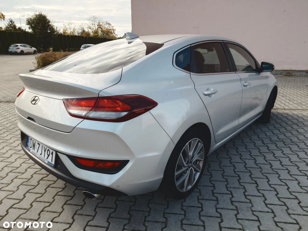 Hyundai i30 Fastback 1.6 CRDI Premium - 5