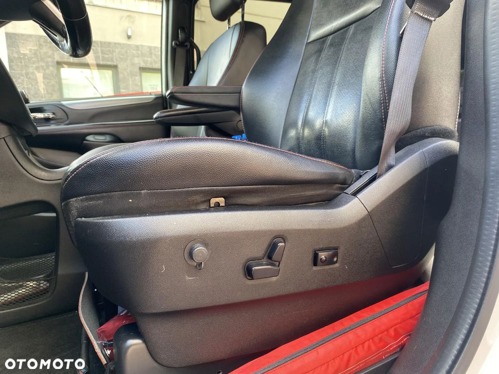 Dodge Grand Caravan 3.6 R/T - 9