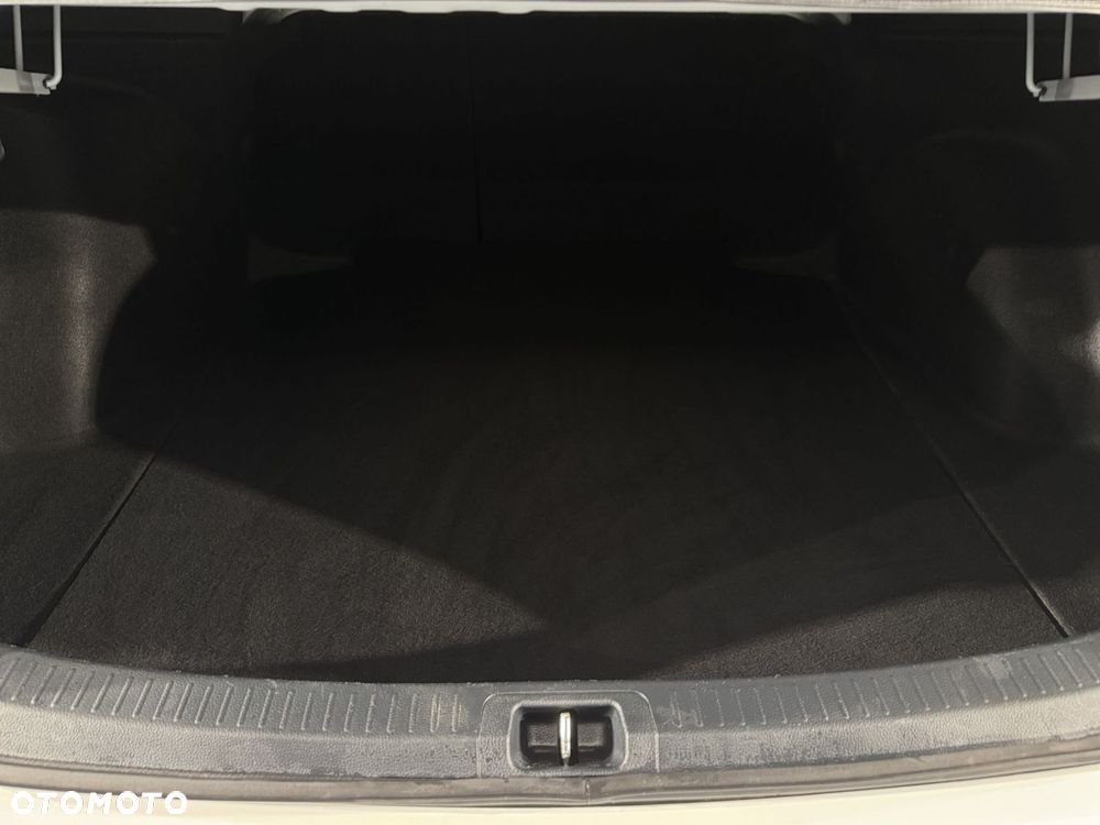 Toyota Corolla 1.5 Comfort - 23