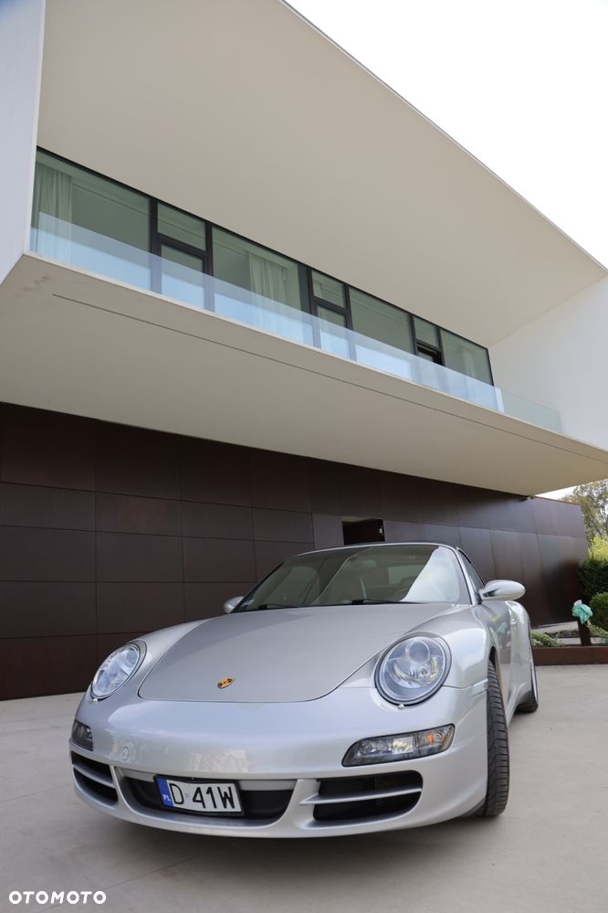 Porsche 911 Carrera 4S - 17