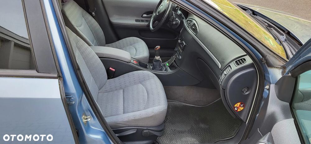 Renault Laguna ver-1-6-authentique - 17