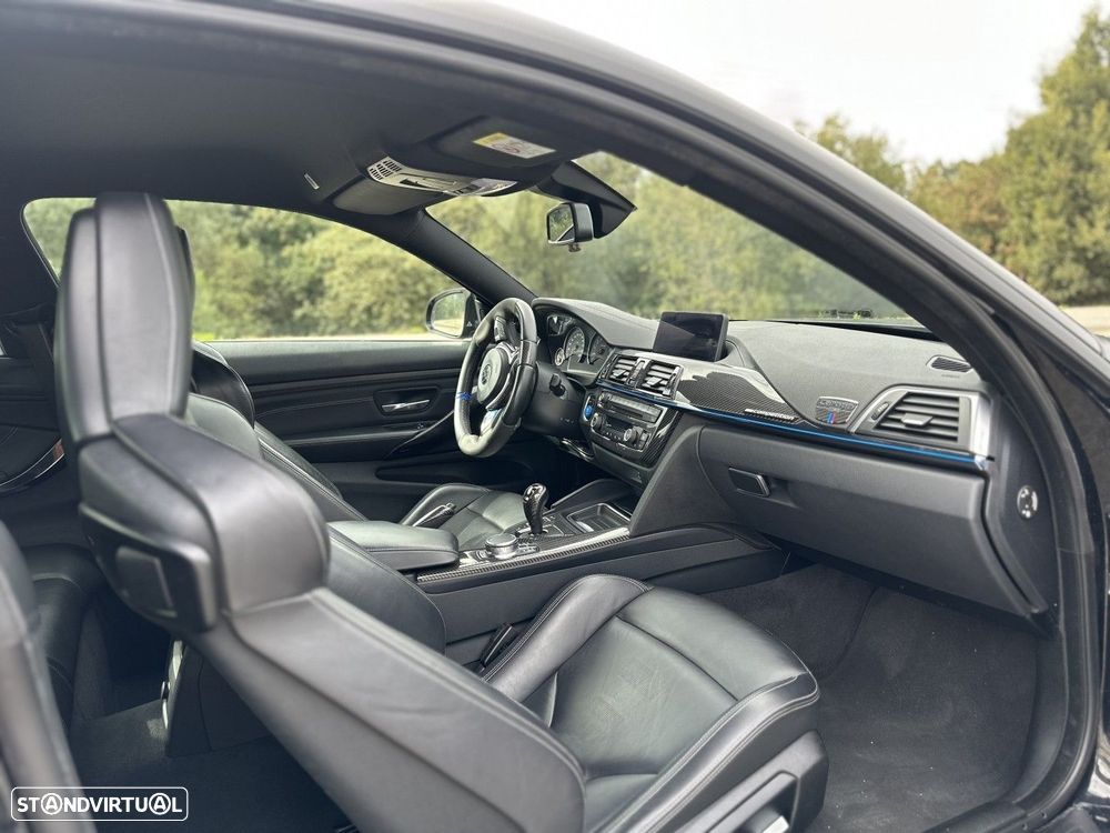 BMW M4 Coupe DKG Competition - 21