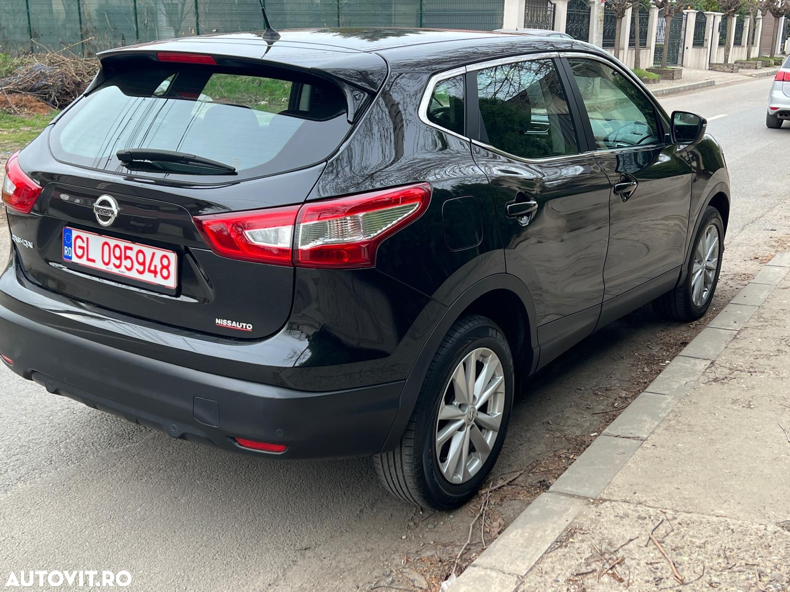 Nissan Qashqai 1.6 DCI Start/Stop X-TRONIC N-Connecta - 4