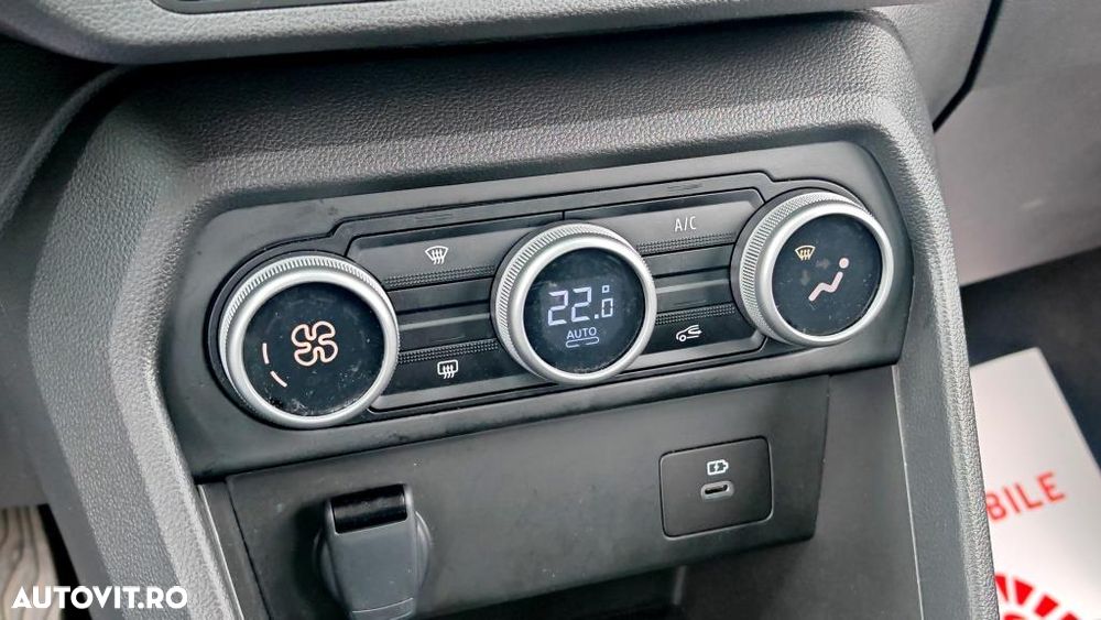 Dacia Logan TCe 90 MT6 Journey - 15