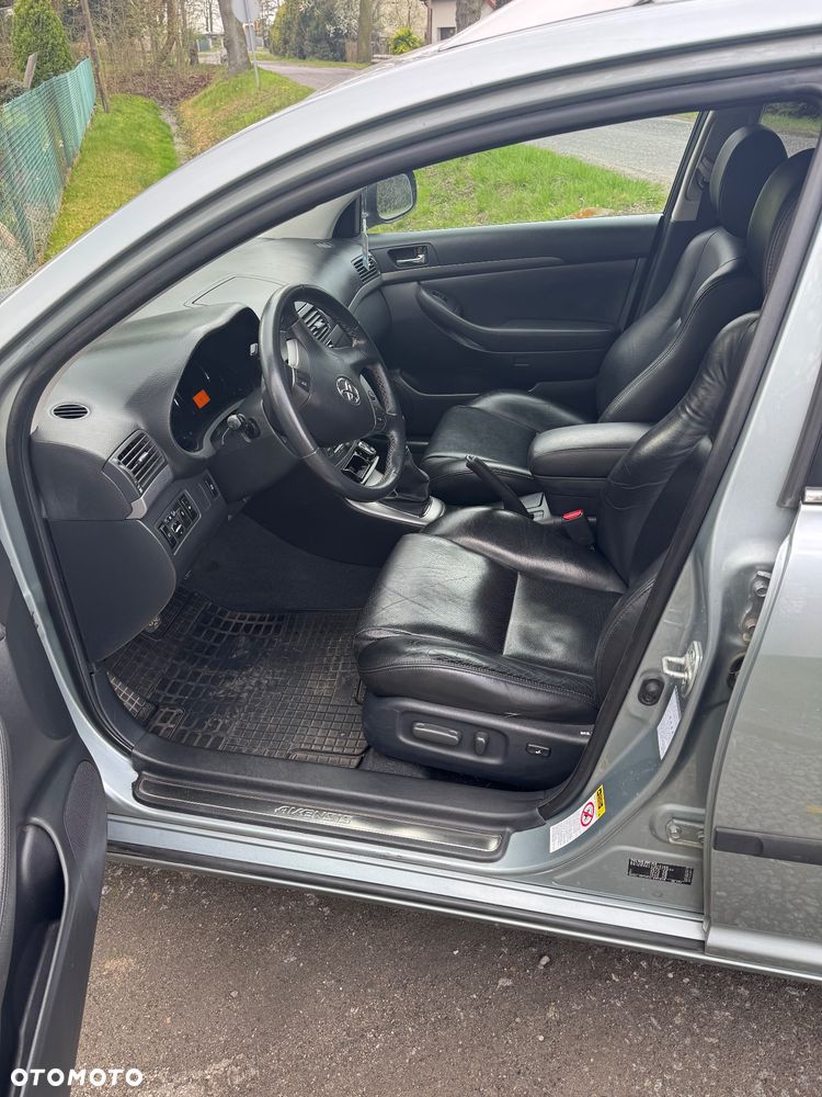 Toyota Avensis 2.2 D-CAT Sol plus NAVI - 9