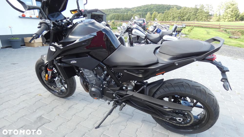 KTM DUKE 890 - 7