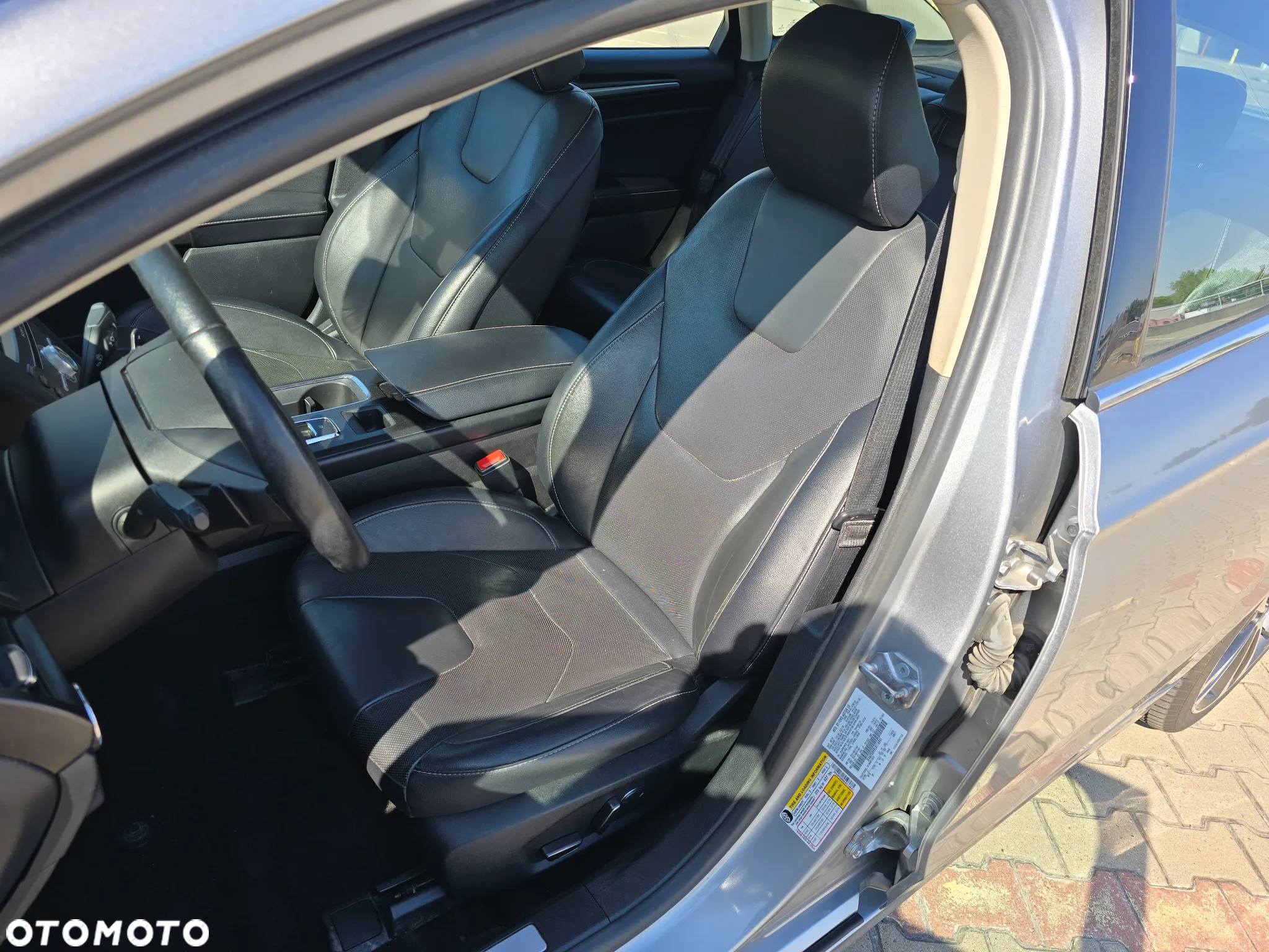 Ford Fusion 2.0 EcoBoost Titanium - 16
