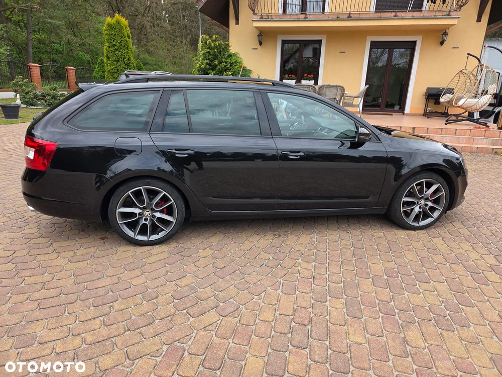 Skoda Octavia 2.0 TDI DSG RS - 3