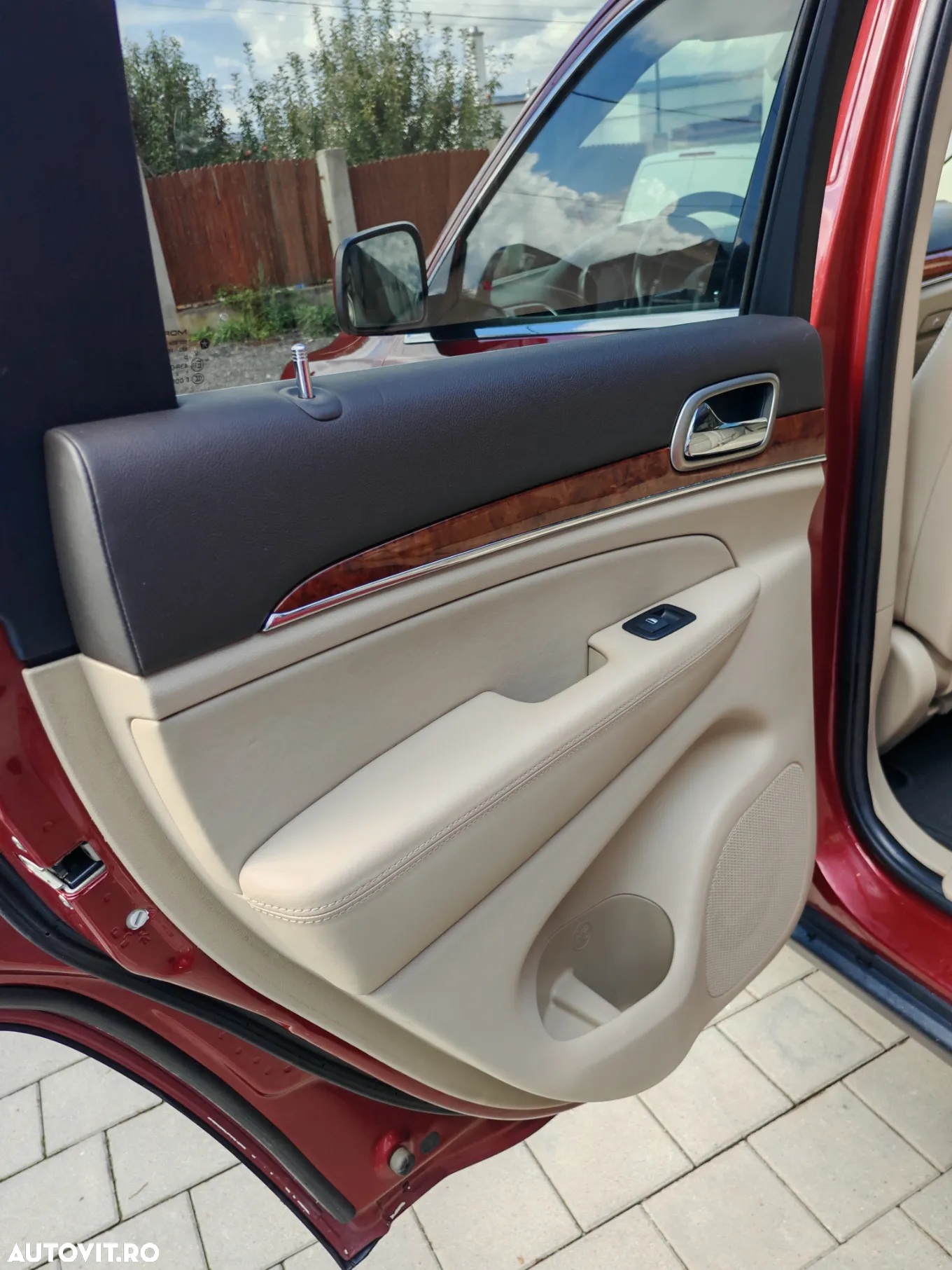 Jeep Grand Cherokee - 8