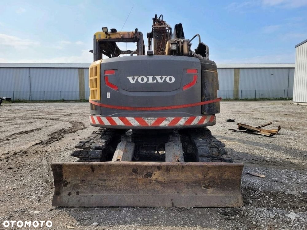 Volvo ECR145DL - 8