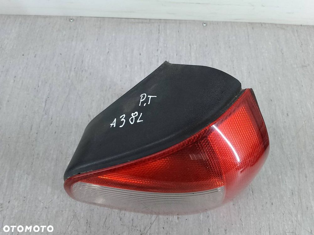 LAMPA TYLNA PRAWA AUDI  A3 8L 8L0945096B HATCHBACK - 9