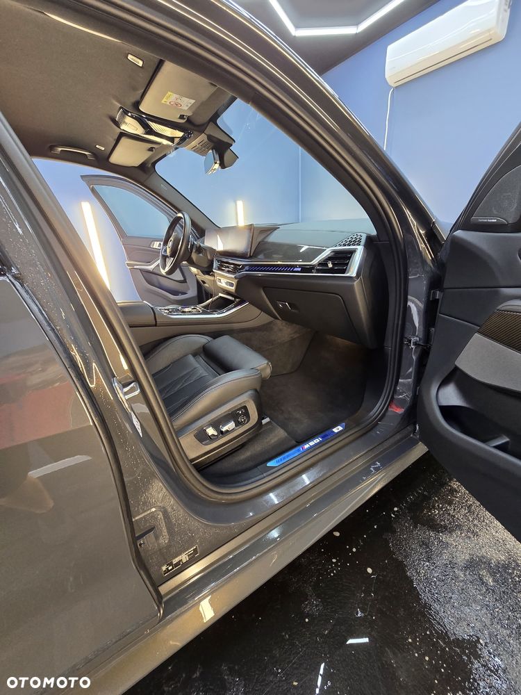 BMW X5 M50i - 8