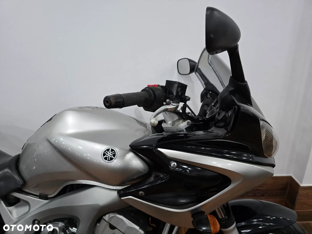 Yamaha FZ - 12