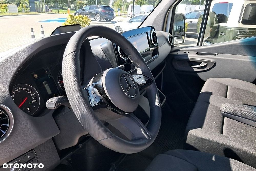 Mercedes-Benz Sprinter 317 CDI Long PRO AUT 1.9 170KM - 13