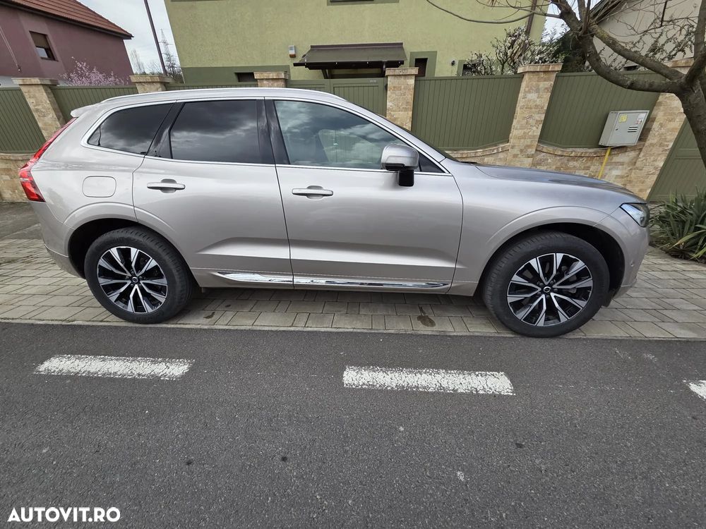 Volvo XC 60 B4 MHEV AT AWD Plus Dark - 1