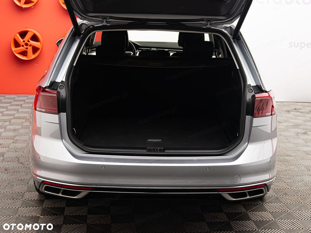 Volkswagen Passat - 30