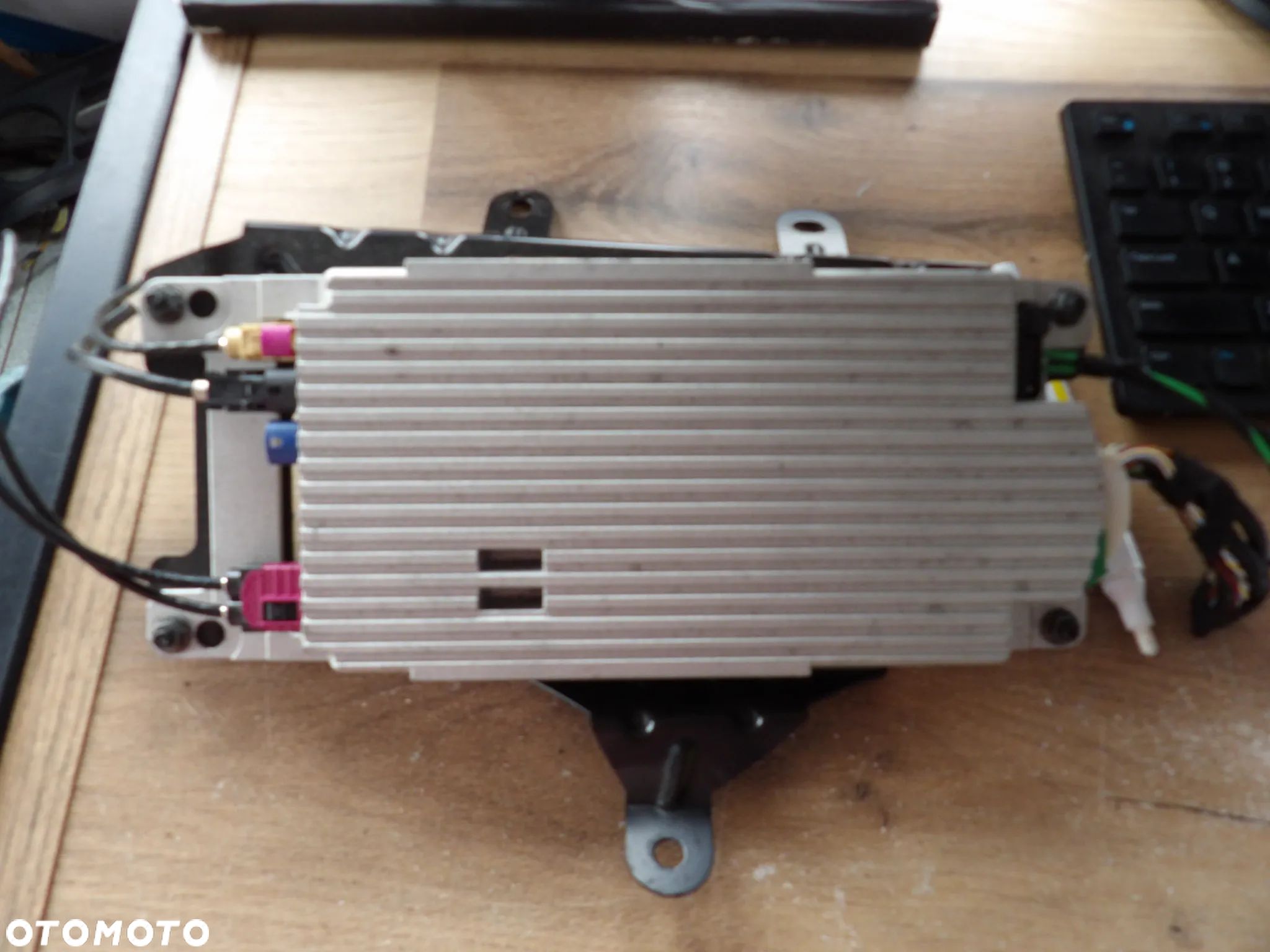 BMW - F11 - WZMACNIACZ , MODUŁ COMBOX BLUETOOTH - 9251737 - 1