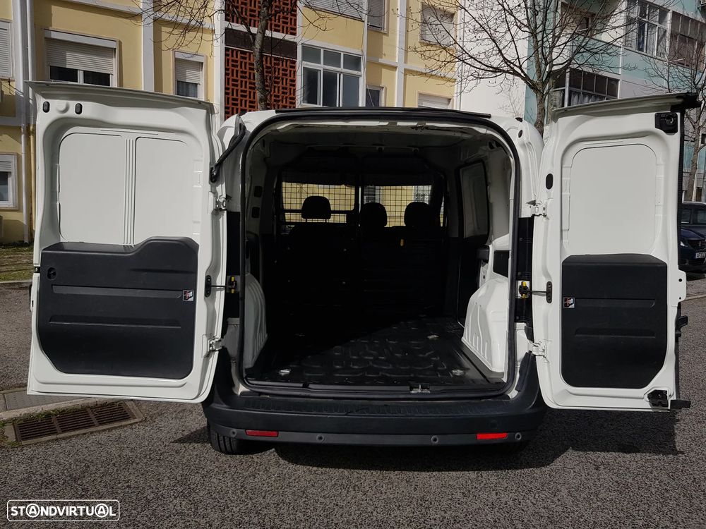 Fiat Doblo 3 Lugares - 50