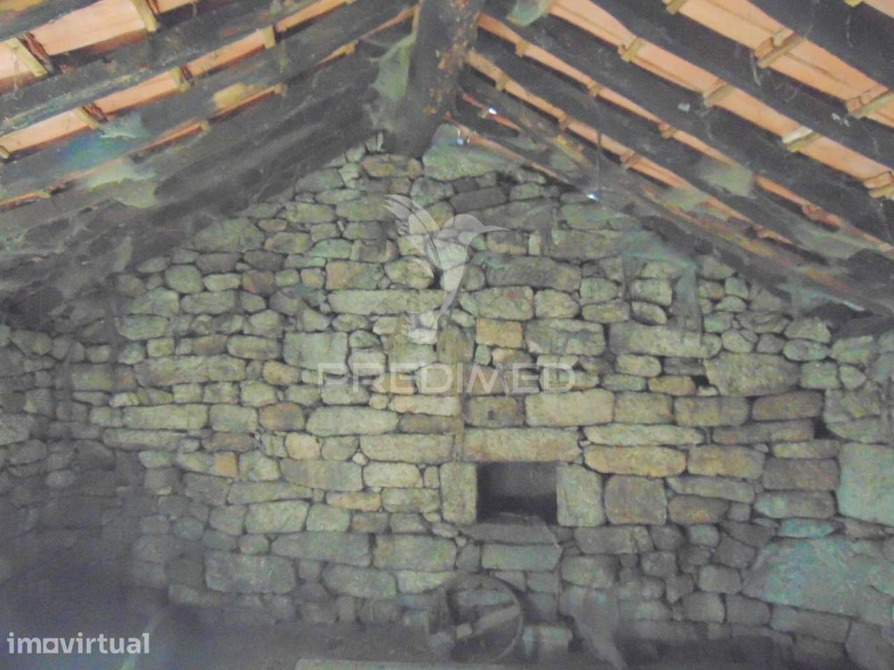 Casa Tradicional em granito c/ quintal para recuperar em Vila Real - Grande imagem: 4/18