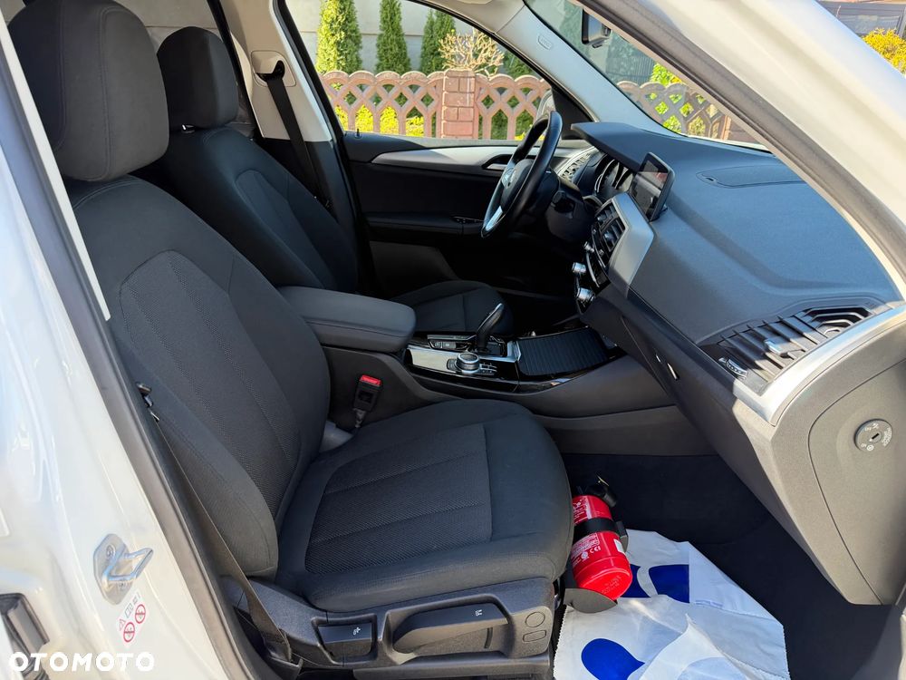 BMW X3 xDrive20i GPF Advantage - 9