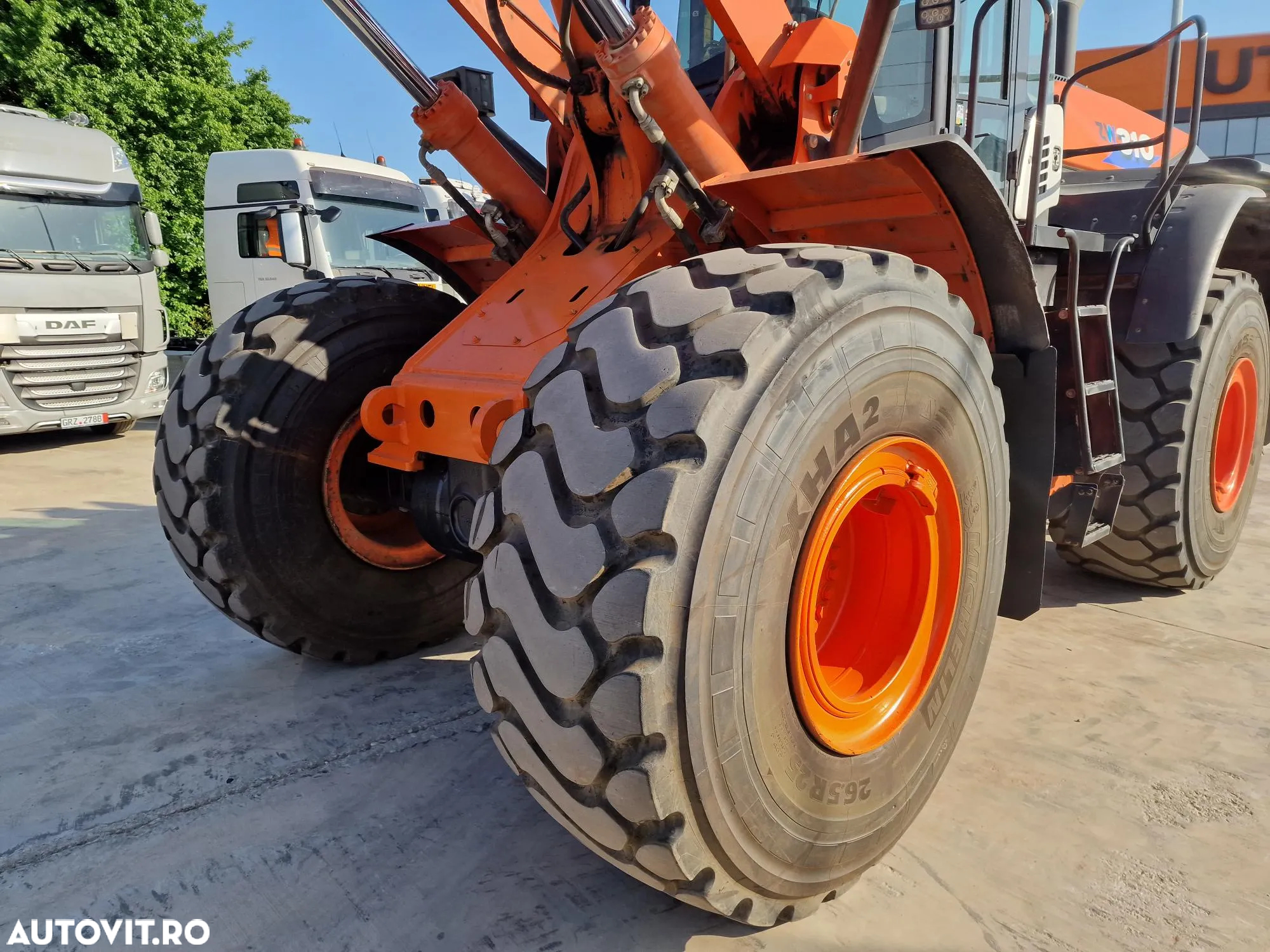 Hitachi ZW310-6, cupa NOUA 5mc, anv MICHELIN 80% ok-99.900 eur+Tva, virare JOYSTICK, gresare automata, camera spate mers masalier, consum 14l/h, produs in Japonia, posibilitate leasing 4 ani-PROMOTIE 99.900 EUR+Tva - 28