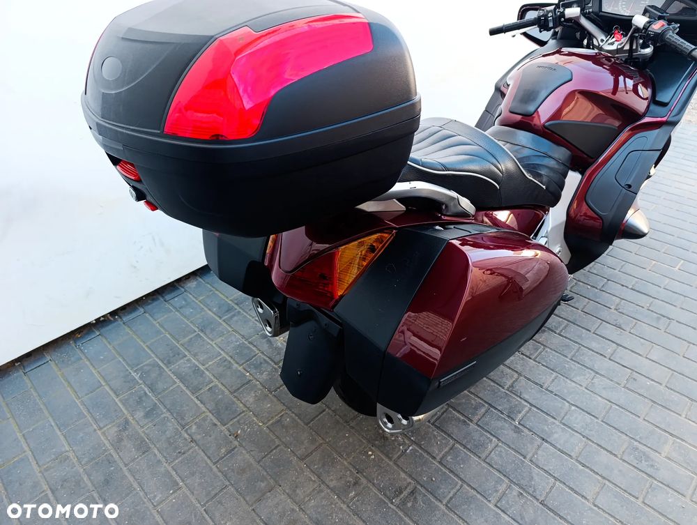 Honda ST - 27