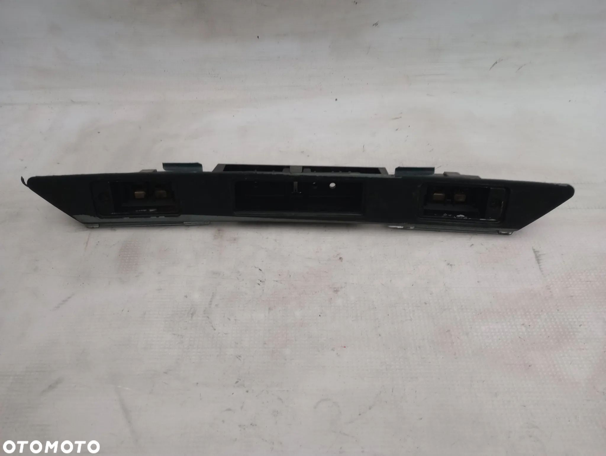 Audi A6 C6 Sedan Blenda Mikrostyk Klapa Tył 8E0827657H - 1