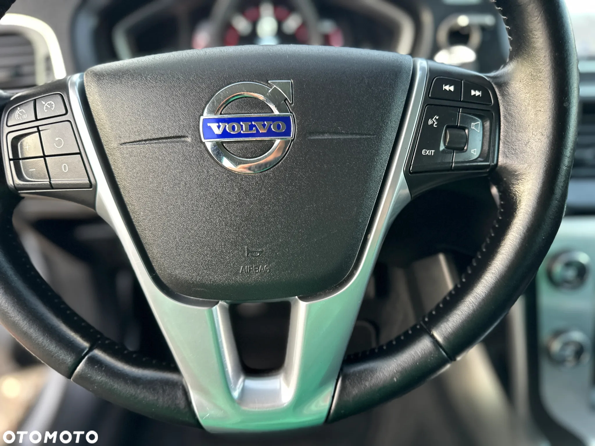 Volvo V40 Cross Country D2 Drive-E Ocean Race - 18