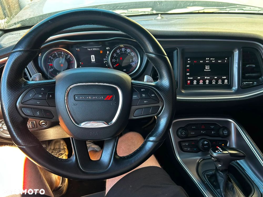 Dodge Challenger - 29